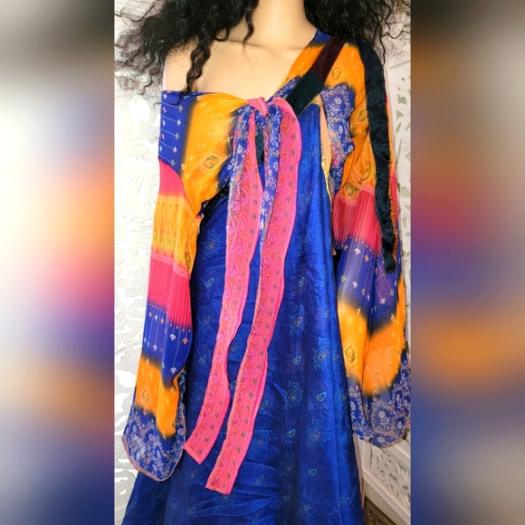 Exotic Blue & Gold Multicolor Silk Cropped Tie Top - Picture 4 of 15